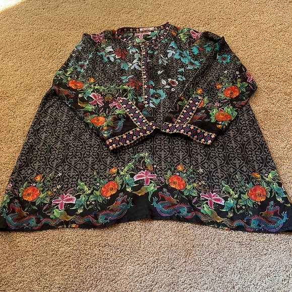 JOHNNY WAS Size XL black silk printed floral embroidered blouse - Picture 10 of 10